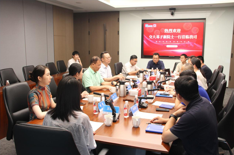 中国科学院邓子新院士和深圳市天宁区副区长倪云泽率队一行到我司参观调研